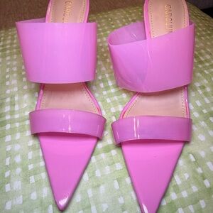 Trendy Boutique Vibrant Pink Heels size 6.5